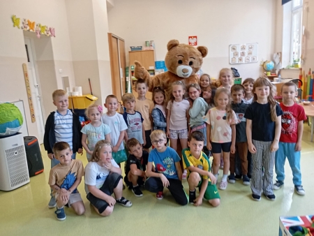 Spotkanie przedszkolaków z misiem Teddy Eddie z Centrum Języka Angielskiego Smart Rybnik /